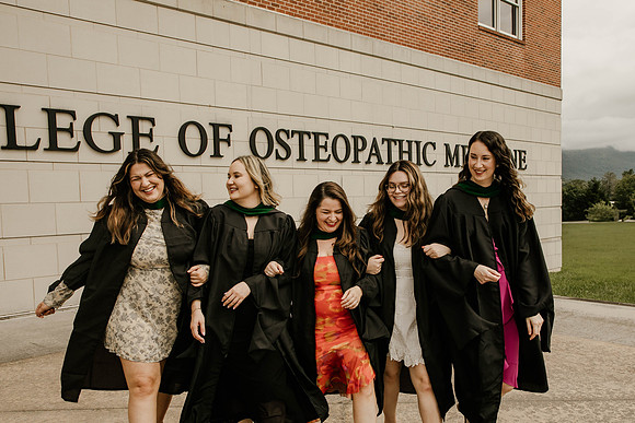 Grad Girls9